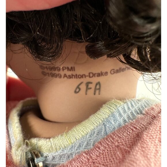 The Ashton-Drake Galleries Authentic Wise Men Balthazar Porcelain Doll 1999 - Picture 7 of 9